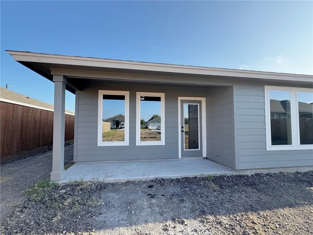 9121 Neena Drive Corpus Christi, TX 78410