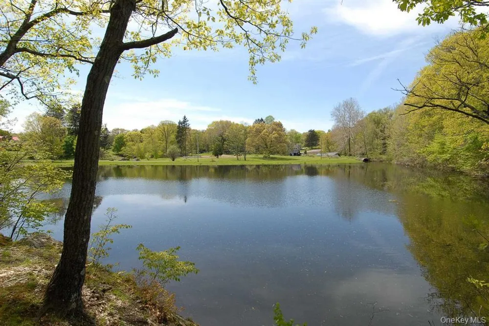 18 Plattekill Road Marlboro, NY 12542