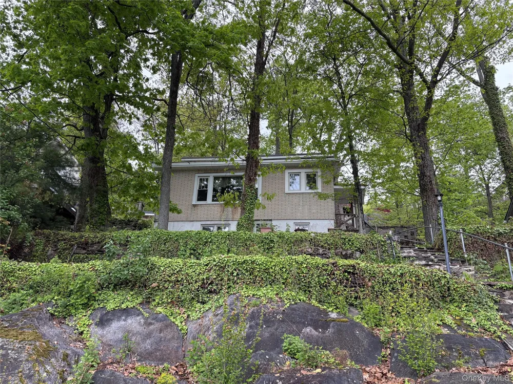 11 Rocky Trail Greenwood Lake, NY 10925