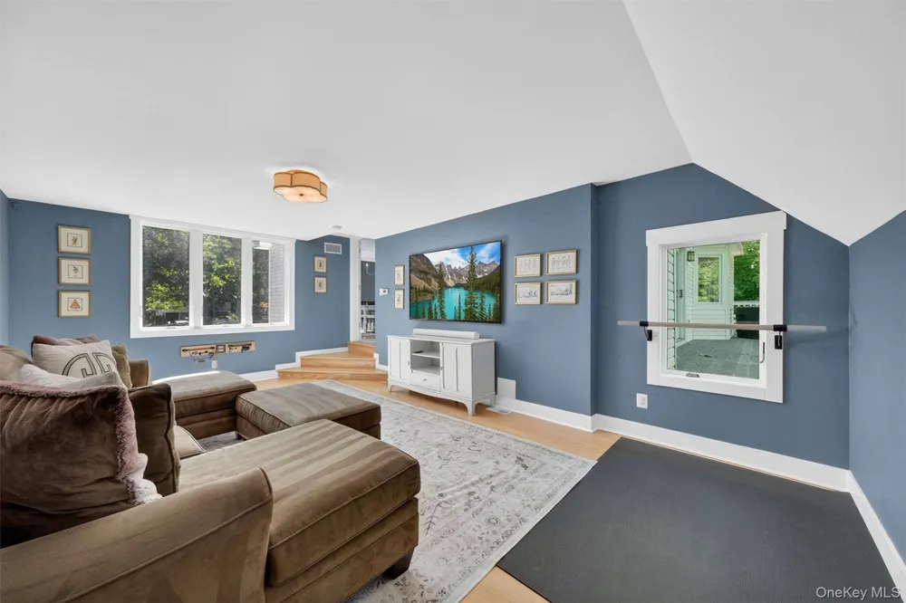 11 Arbutus Street Putnam Valley, NY 10579