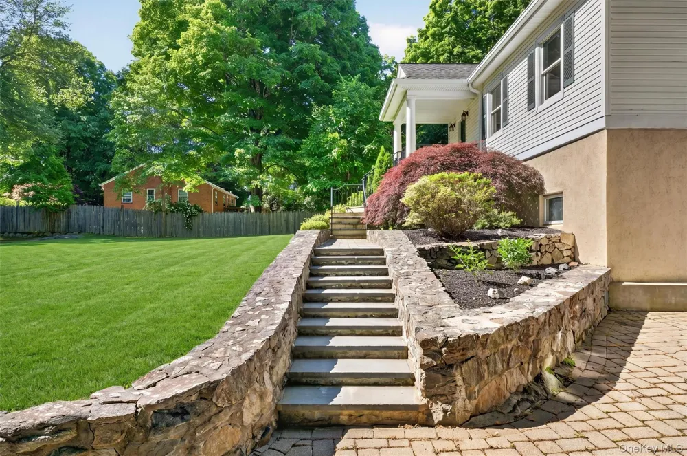 11 Arbutus Street Putnam Valley, NY 10579