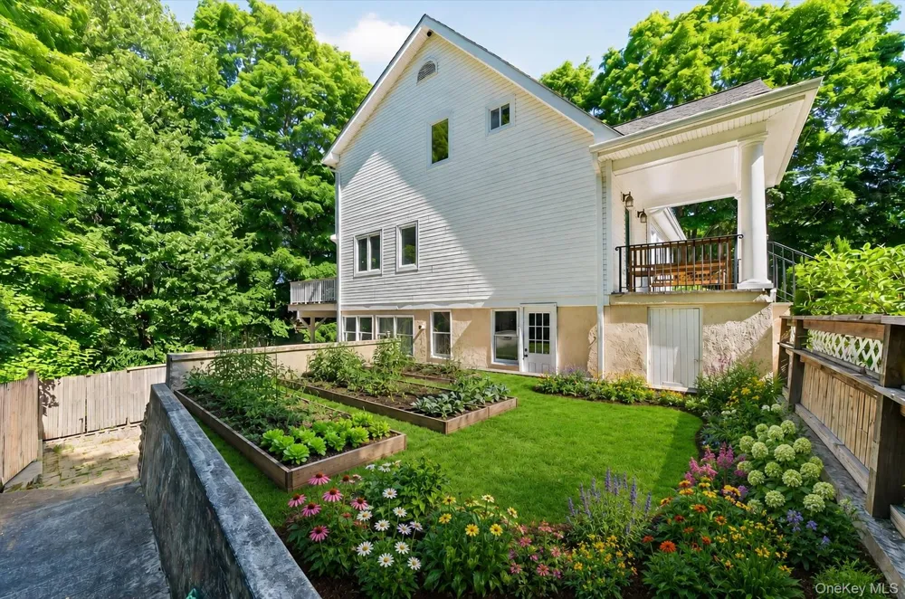 11 Arbutus Street Putnam Valley, NY 10579