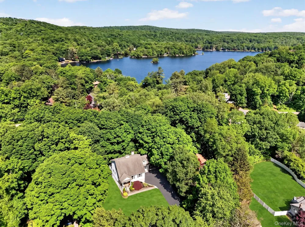 11 Arbutus Street Putnam Valley, NY 10579