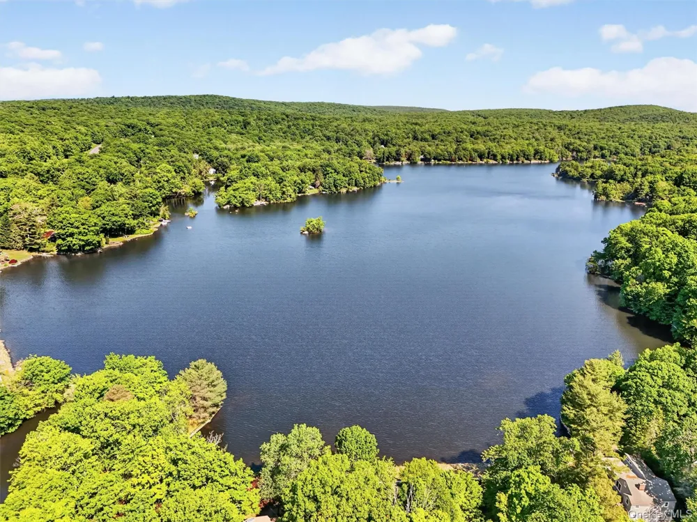 11 Arbutus Street Putnam Valley, NY 10579