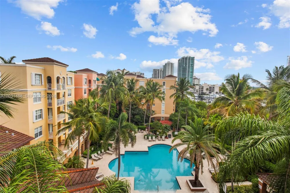 19701 E Country Club Dr #5604 Aventura, FL 33180