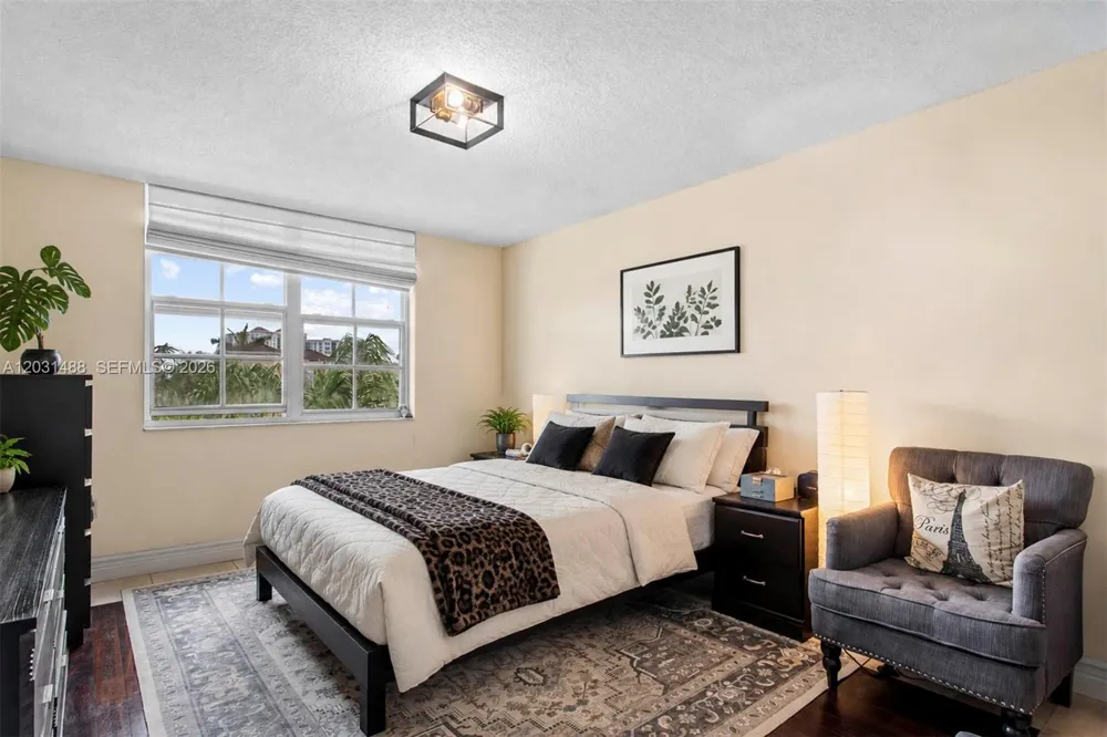 19701 E Country Club Dr #5604 Aventura, FL 33180