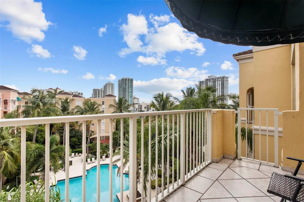 19701 E Country Club Dr #5604 Aventura, FL 33180