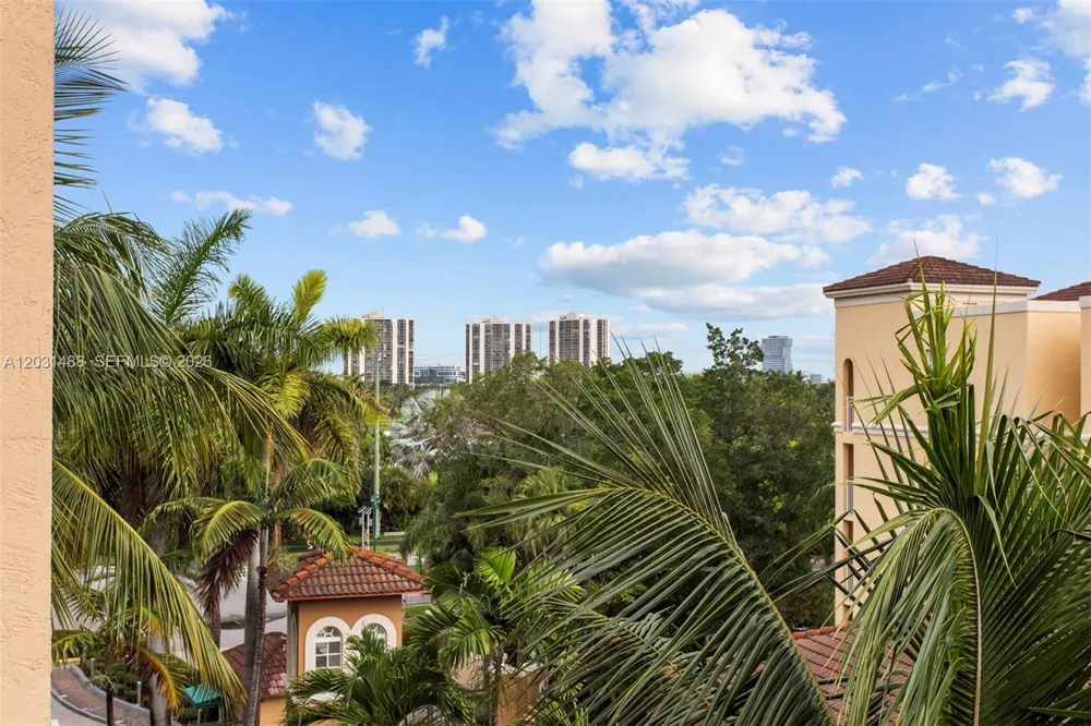 19701 E Country Club Dr #5604 Aventura, FL 33180