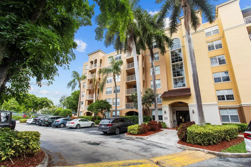 19701 E Country Club Dr #5604 Aventura, FL 33180