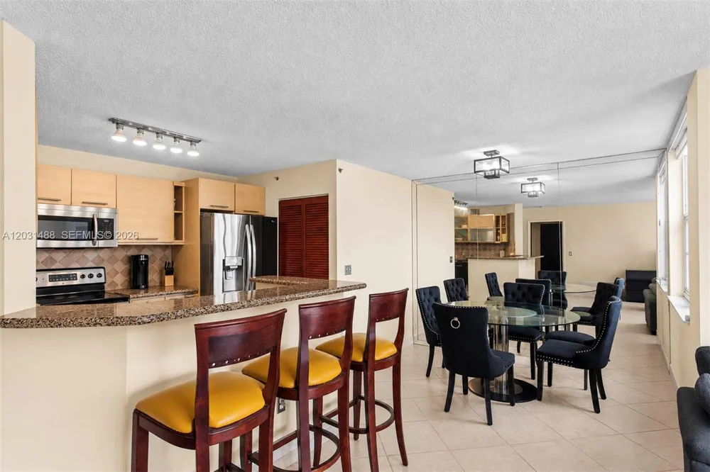 19701 E Country Club Dr #5604 Aventura, FL 33180