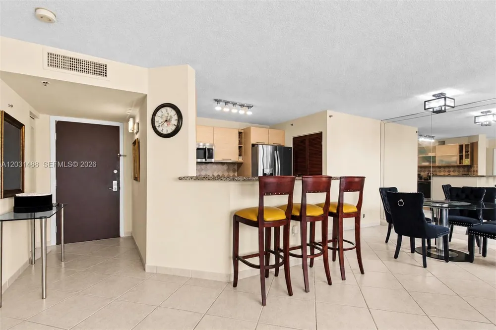 19701 E Country Club Dr #5604 Aventura, FL 33180