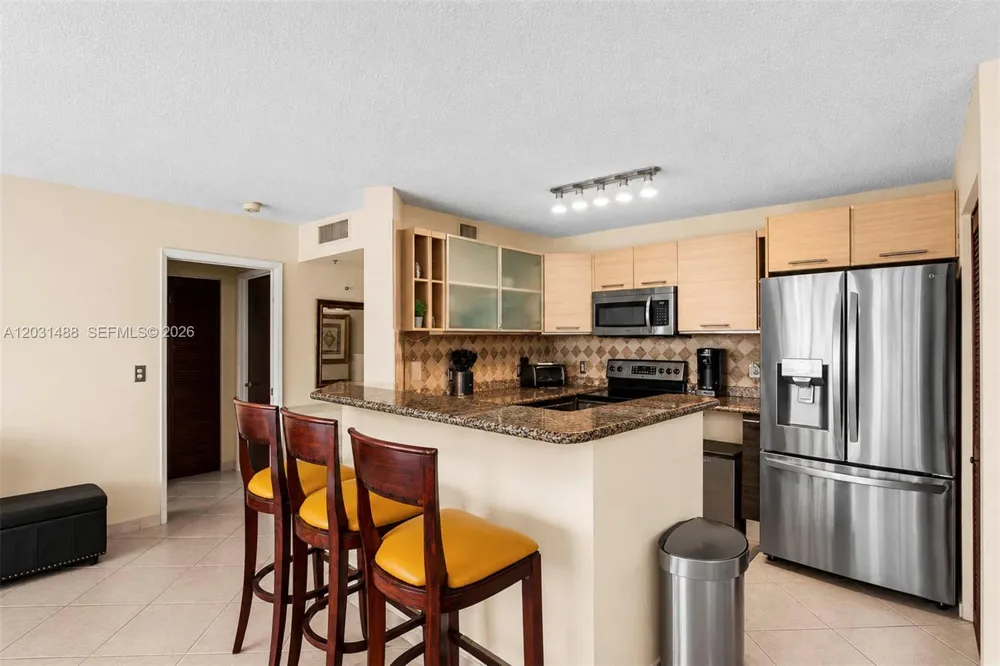 19701 E Country Club Dr #5604 Aventura, FL 33180