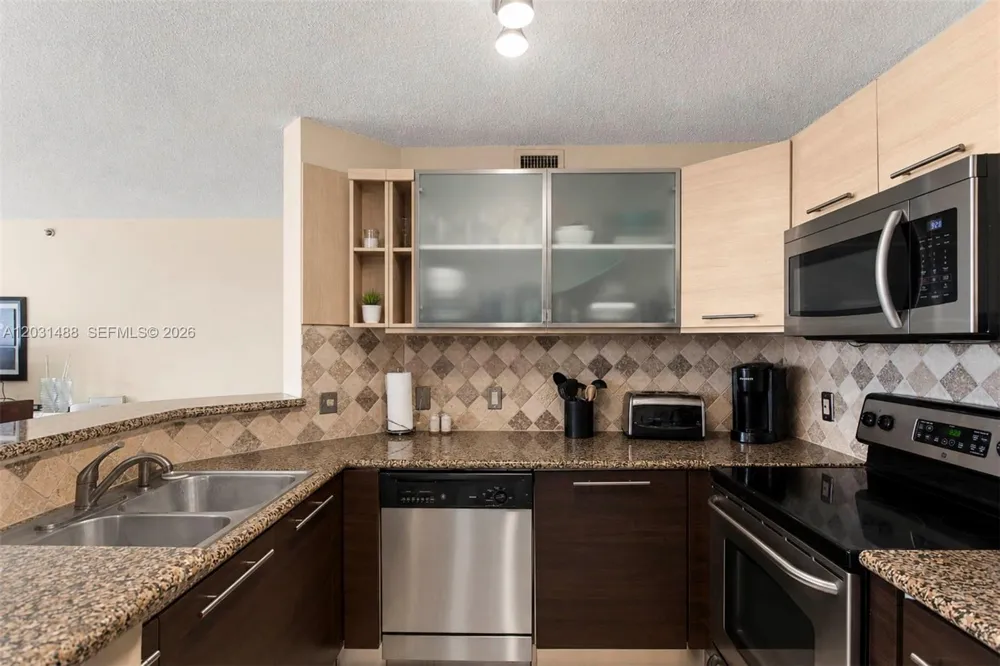 19701 E Country Club Dr #5604 Aventura, FL 33180