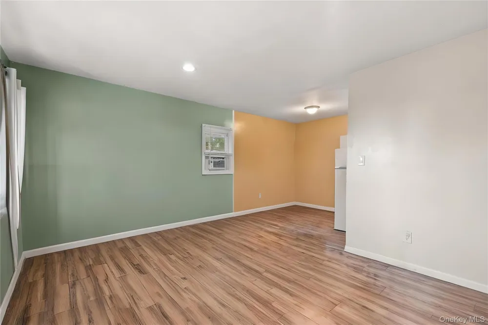 70 E Lakeland Street Bay Shore, NY 11706