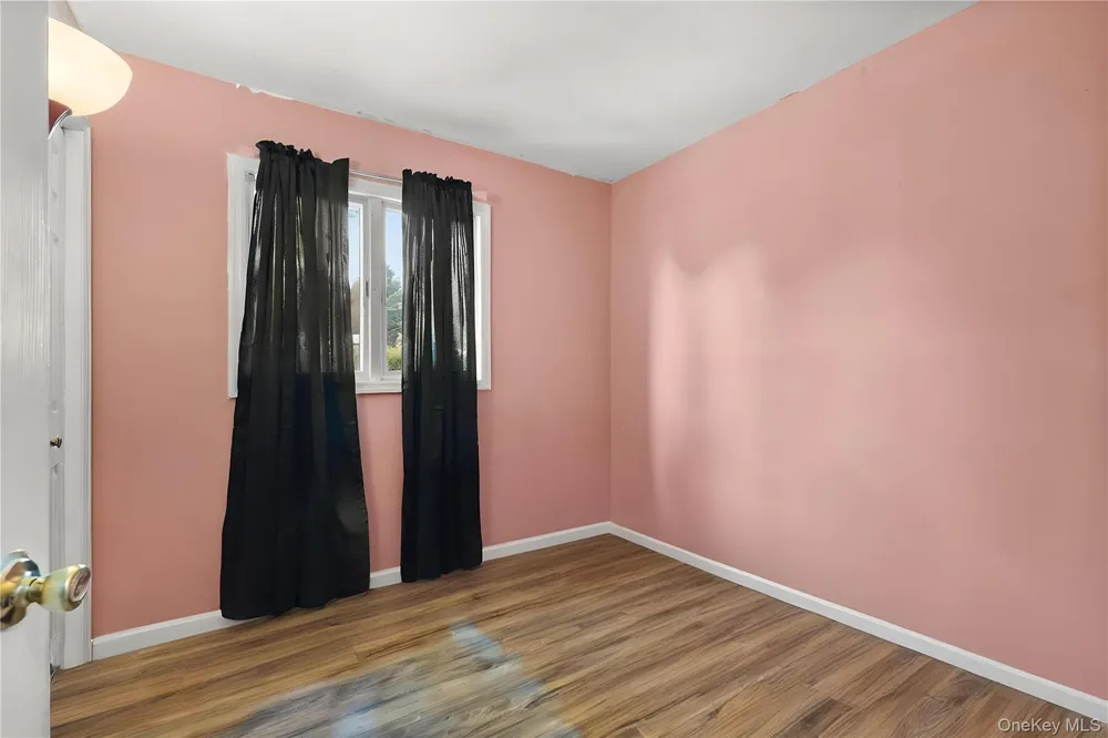 70 E Lakeland Street Bay Shore, NY 11706
