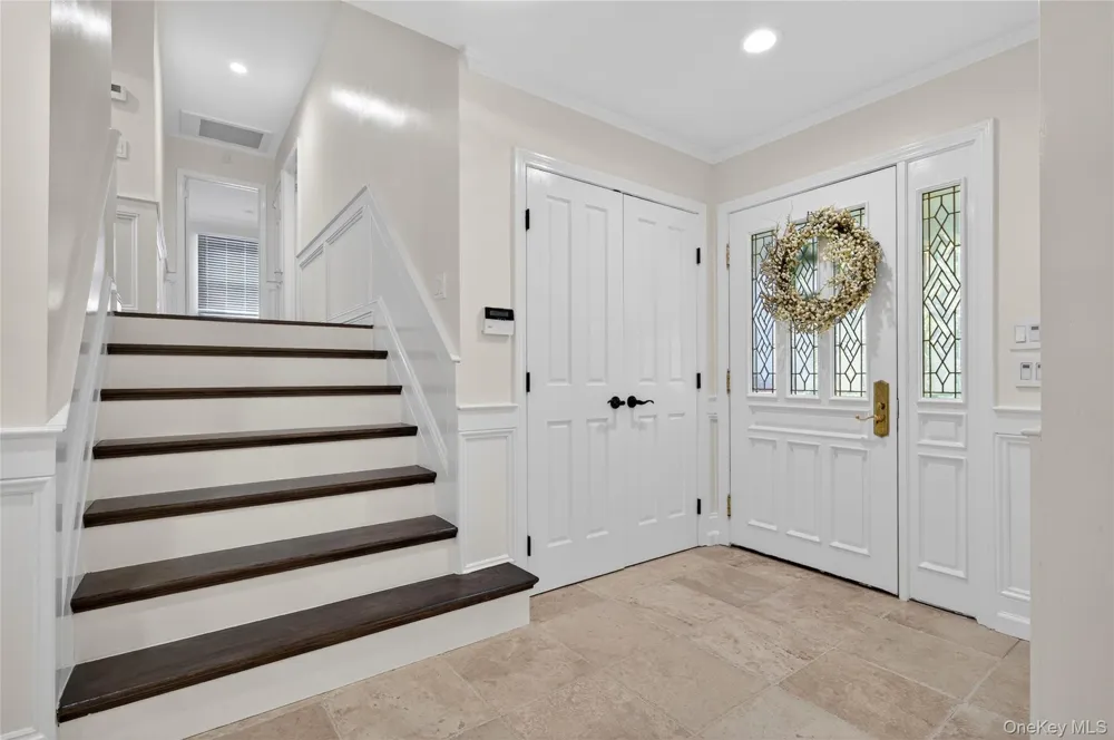 112 The Intervale Roslyn Estates, NY 11576