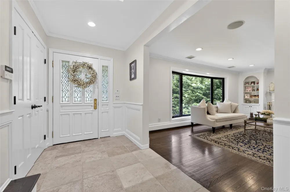 112 The Intervale Roslyn Estates, NY 11576