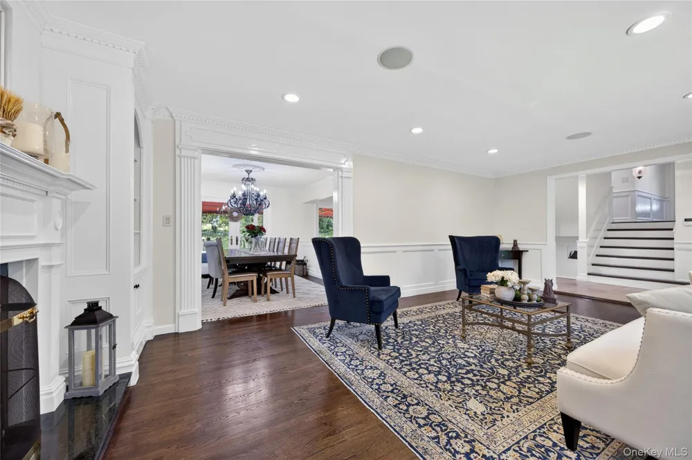 112 The Intervale Roslyn Estates, NY 11576