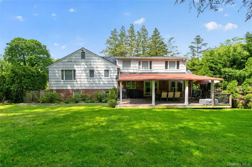 112 The Intervale Roslyn Estates, NY 11576