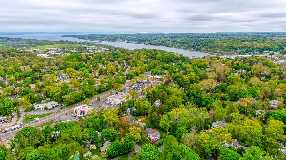 112 The Intervale Roslyn Estates, NY 11576