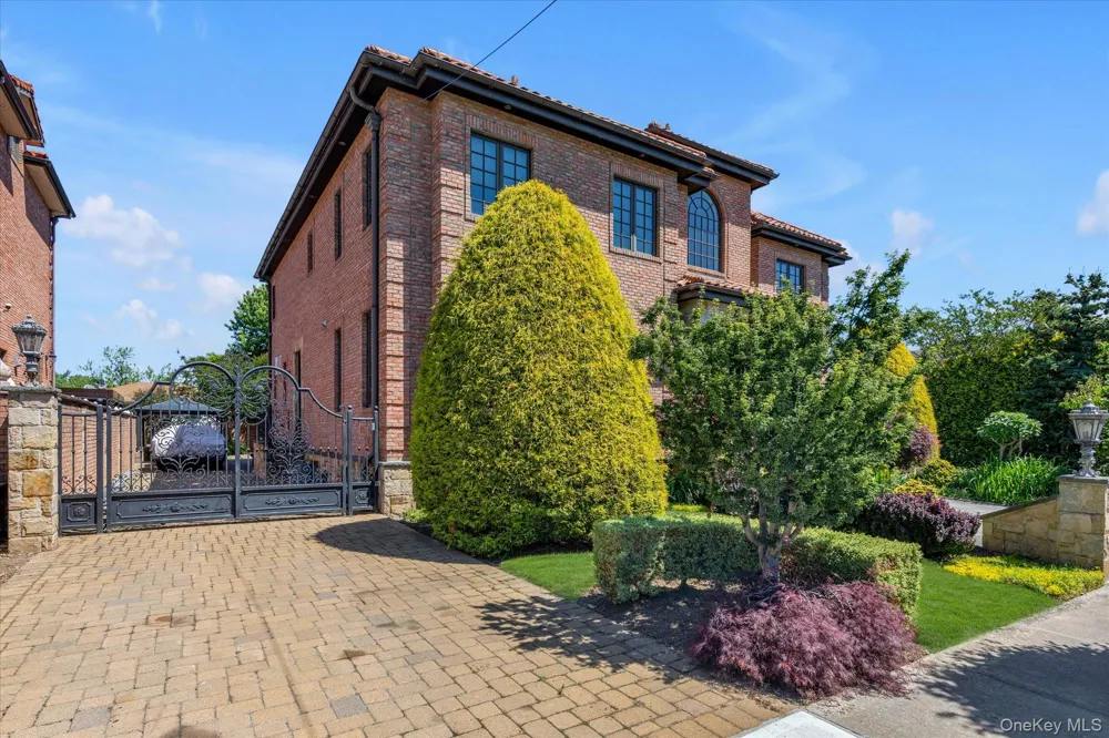 138-15 13th Avenue Malba, NY 11357