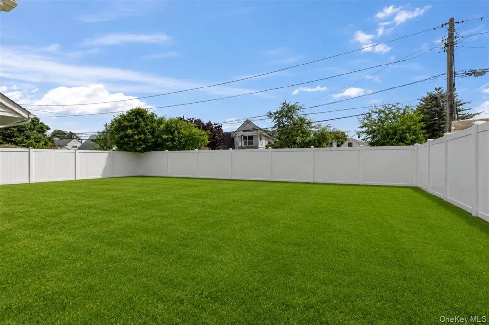 119 Sprucewood Drive Levittown, NY 11756