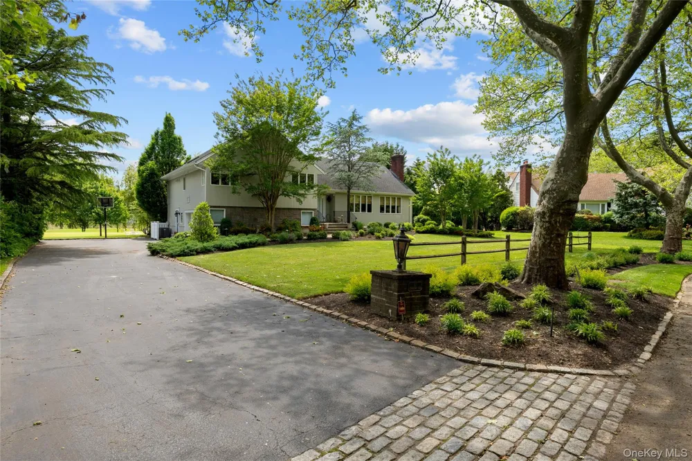 11 Hickory Road Woodsburgh, NY 11598