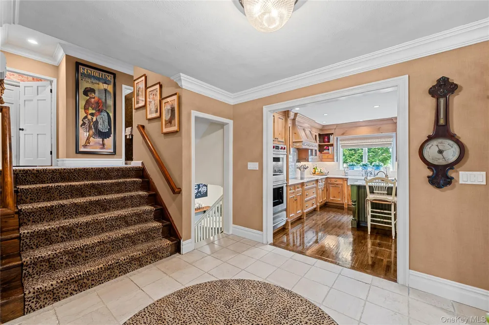 11 Hickory Road Woodsburgh, NY 11598