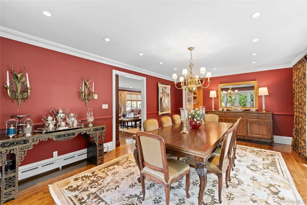 11 Hickory Road Woodsburgh, NY 11598