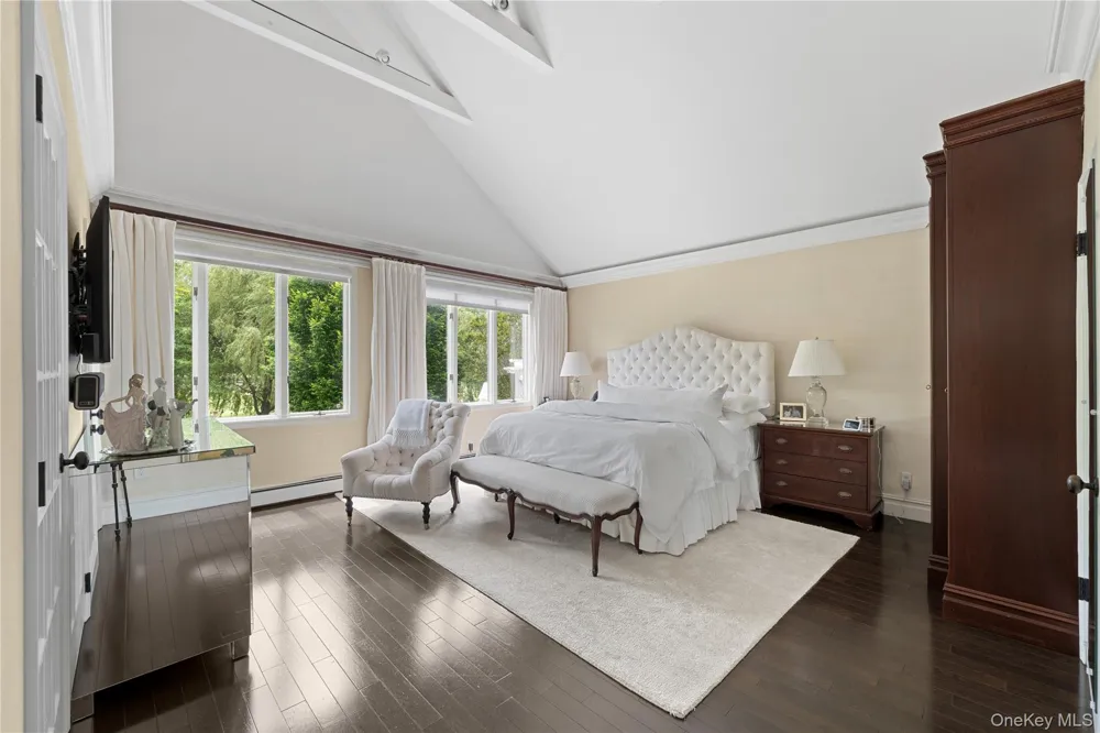 11 Hickory Road Woodsburgh, NY 11598