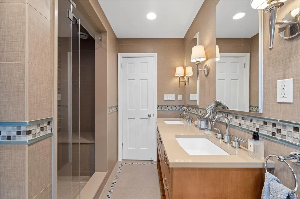 11 Hickory Road Woodsburgh, NY 11598