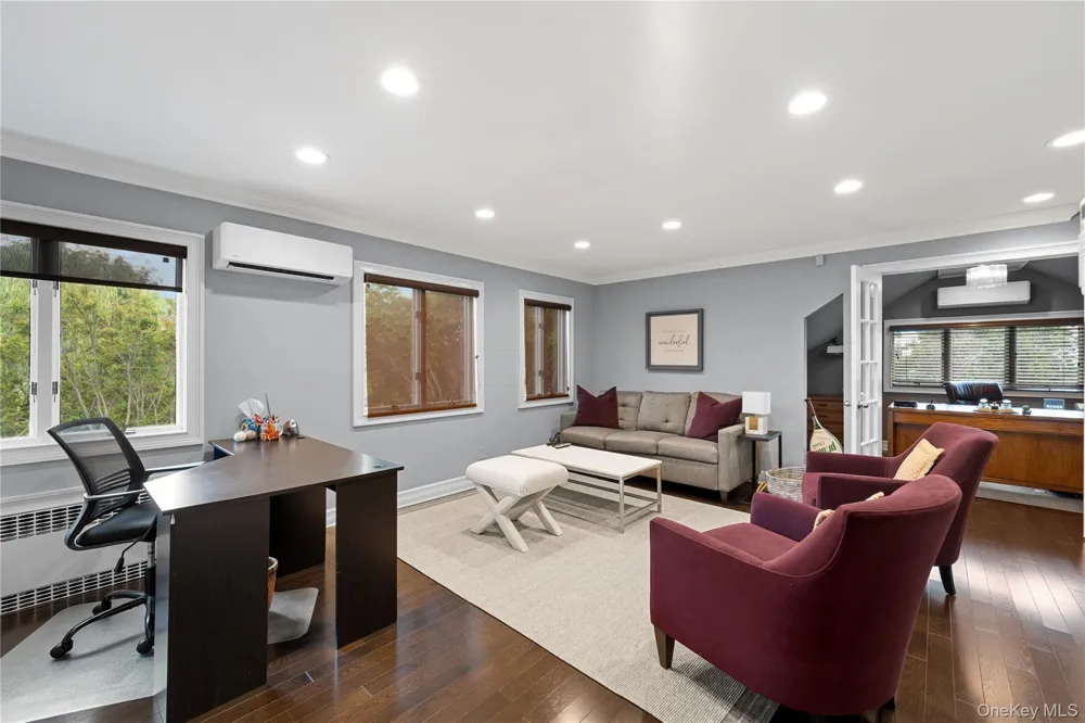 11 Hickory Road Woodsburgh, NY 11598
