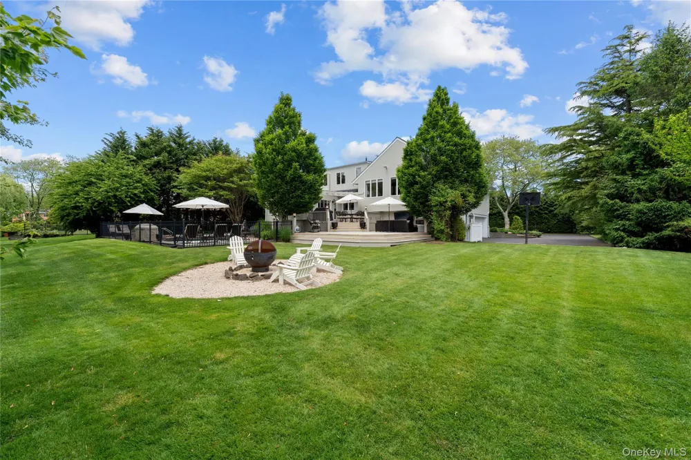 11 Hickory Road Woodsburgh, NY 11598