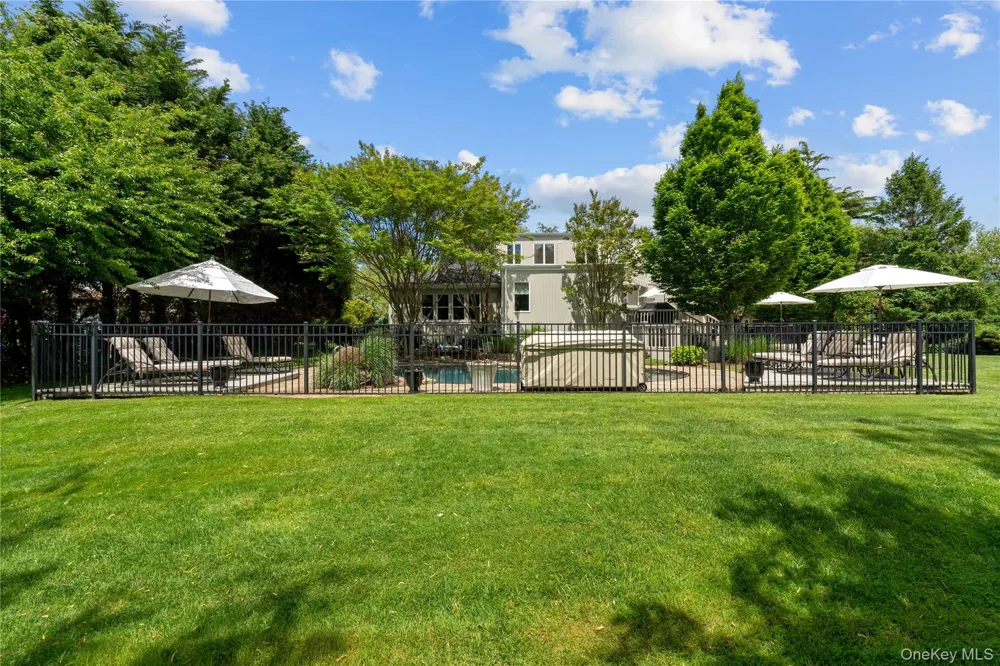 11 Hickory Road Woodsburgh, NY 11598
