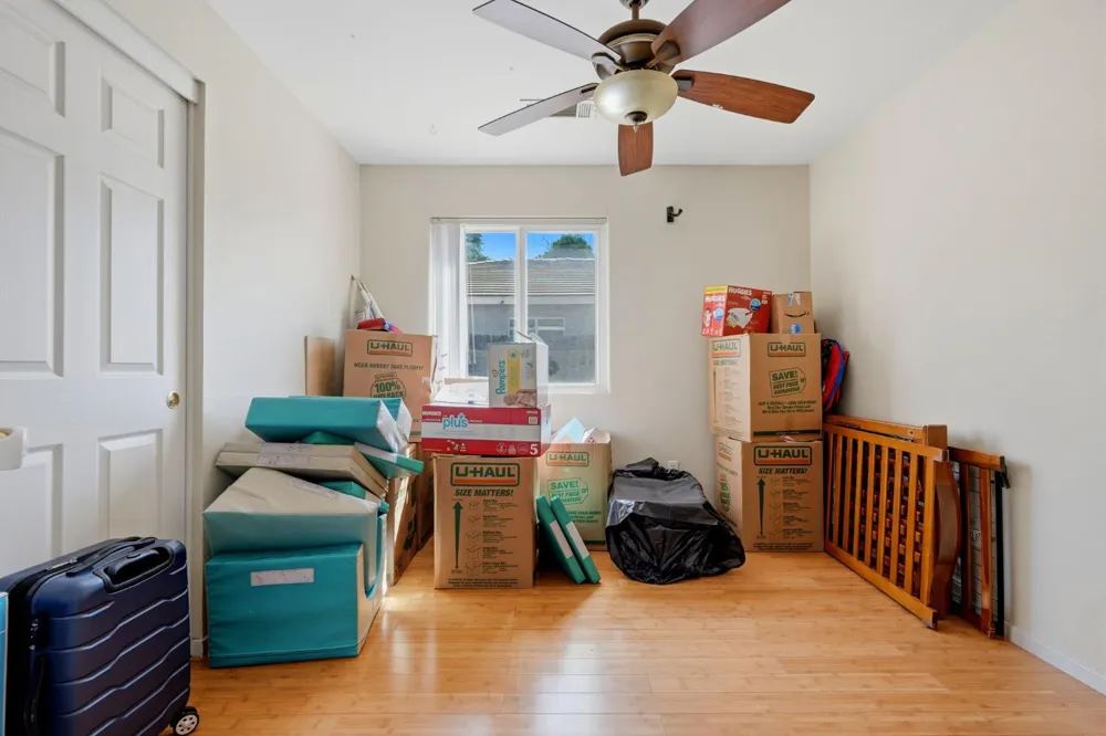 1865 La Vida Avenue Porterville, CA 93257