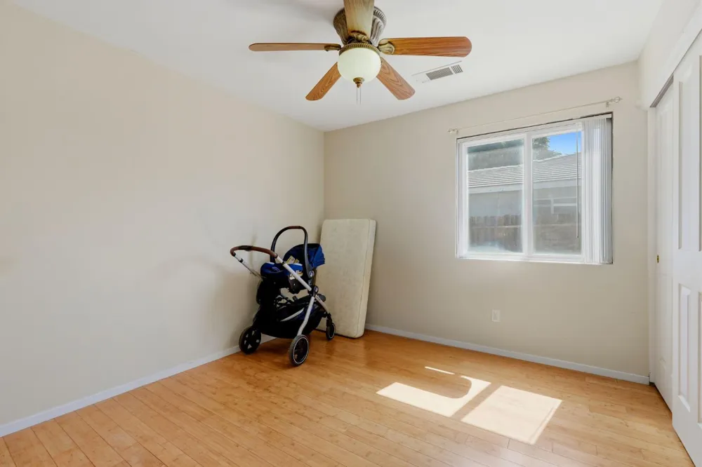 1865 La Vida Avenue Porterville, CA 93257