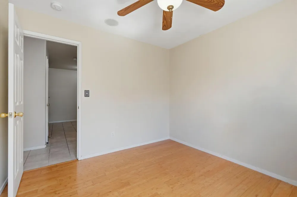 1865 La Vida Avenue Porterville, CA 93257