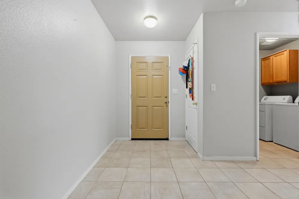 1865 La Vida Avenue Porterville, CA 93257