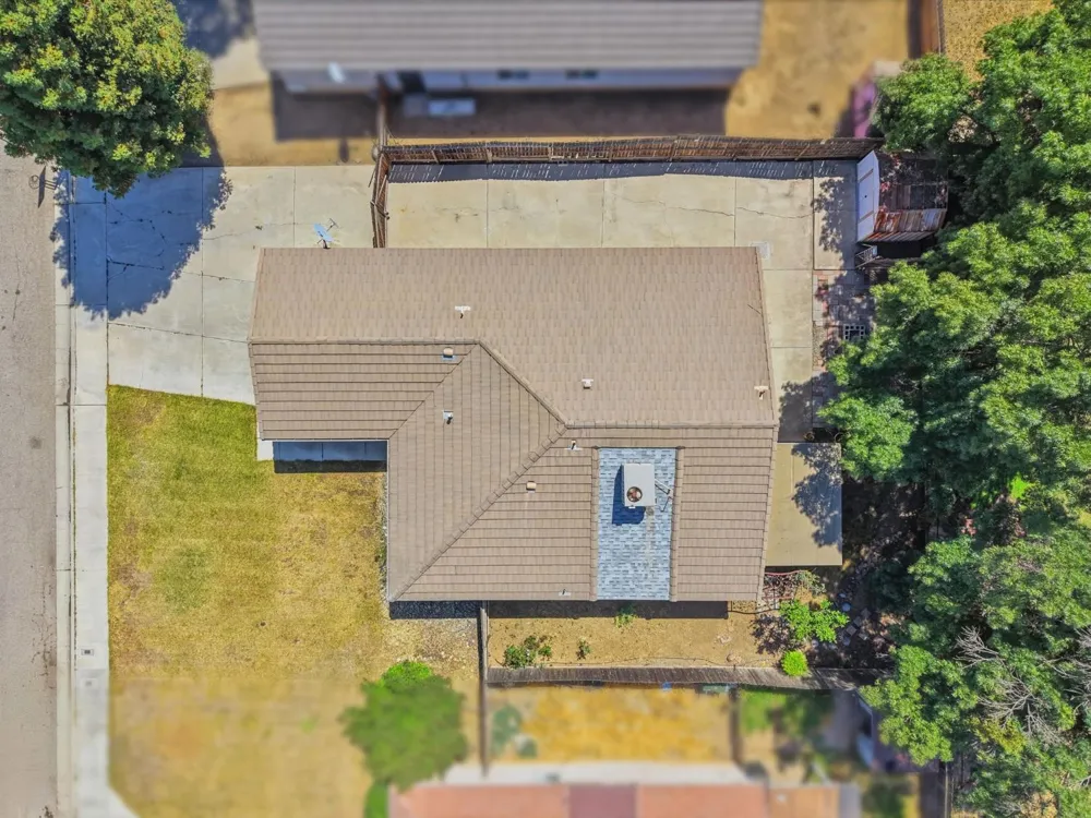 1865 La Vida Avenue Porterville, CA 93257