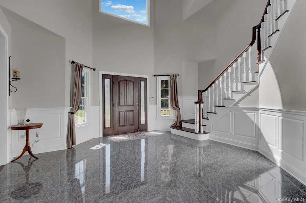 18 Cedar Lane Setauket, NY 11733