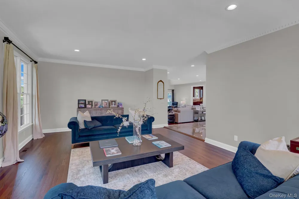 18 Cedar Lane Setauket, NY 11733