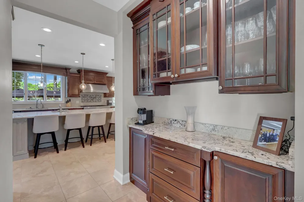 18 Cedar Lane Setauket, NY 11733