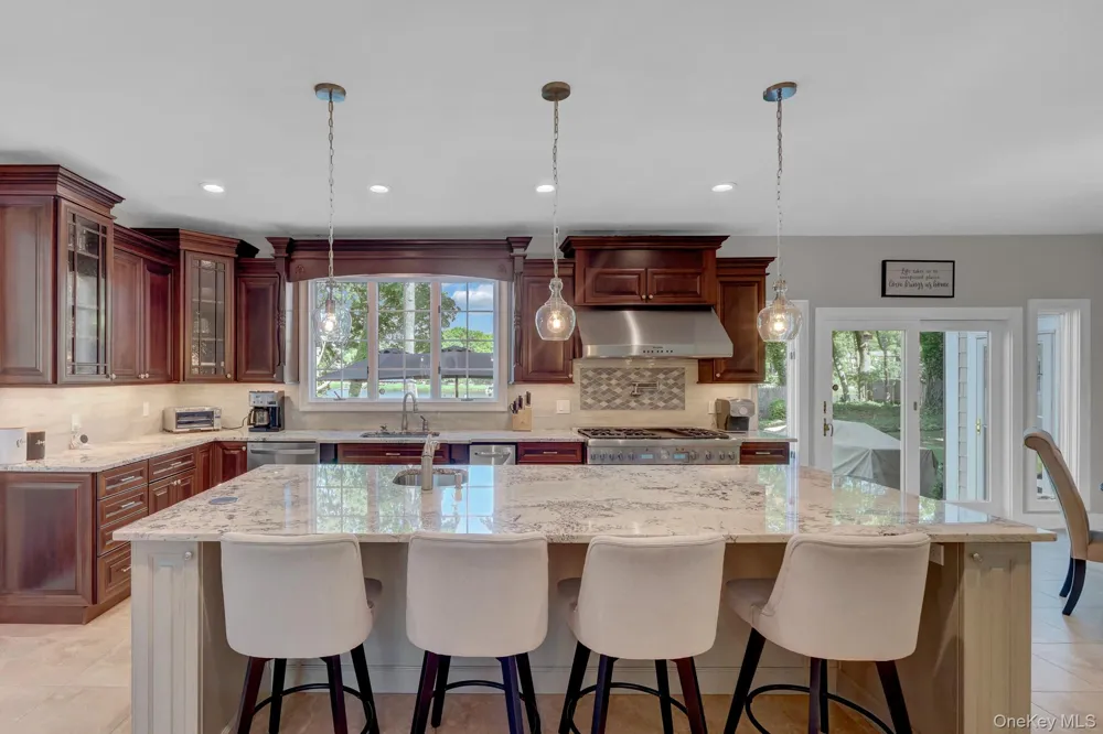 18 Cedar Lane Setauket, NY 11733