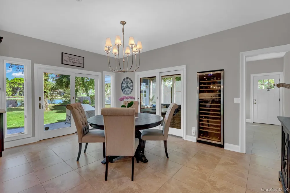 18 Cedar Lane Setauket, NY 11733
