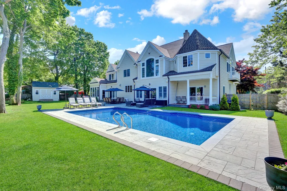 18 Cedar Lane Setauket, NY 11733