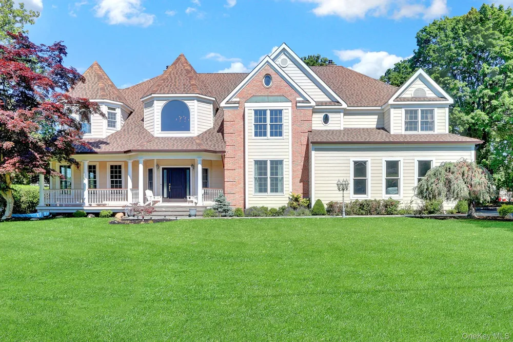 18 Cedar Lane Setauket, NY 11733