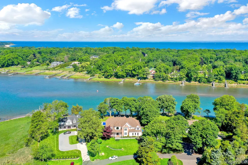 18 Cedar Lane Setauket, NY 11733
