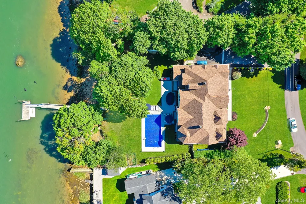 18 Cedar Lane Setauket, NY 11733