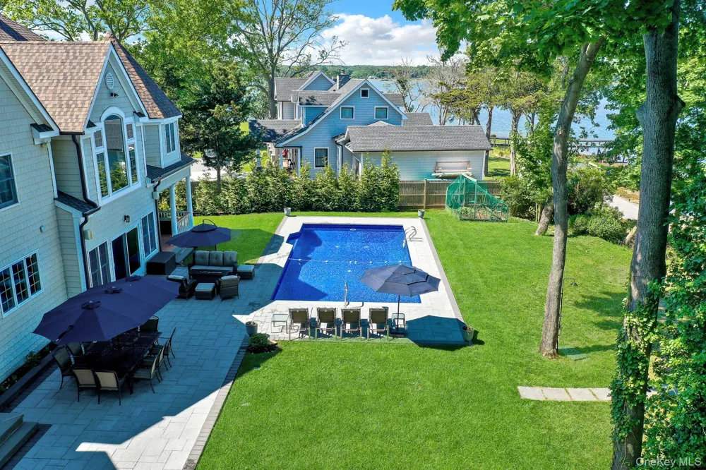 18 Cedar Lane Setauket, NY 11733