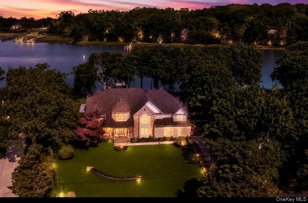 18 Cedar Lane Setauket, NY 11733